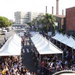 Gli aspiranti medici all'ingresso (foto Giuliano Severini)