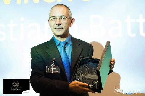 Il prof. Sebastiano Battiato con il premio